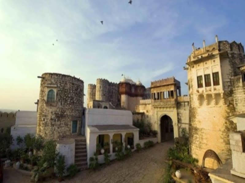 Atulya Fort Khejarla Exterior foto