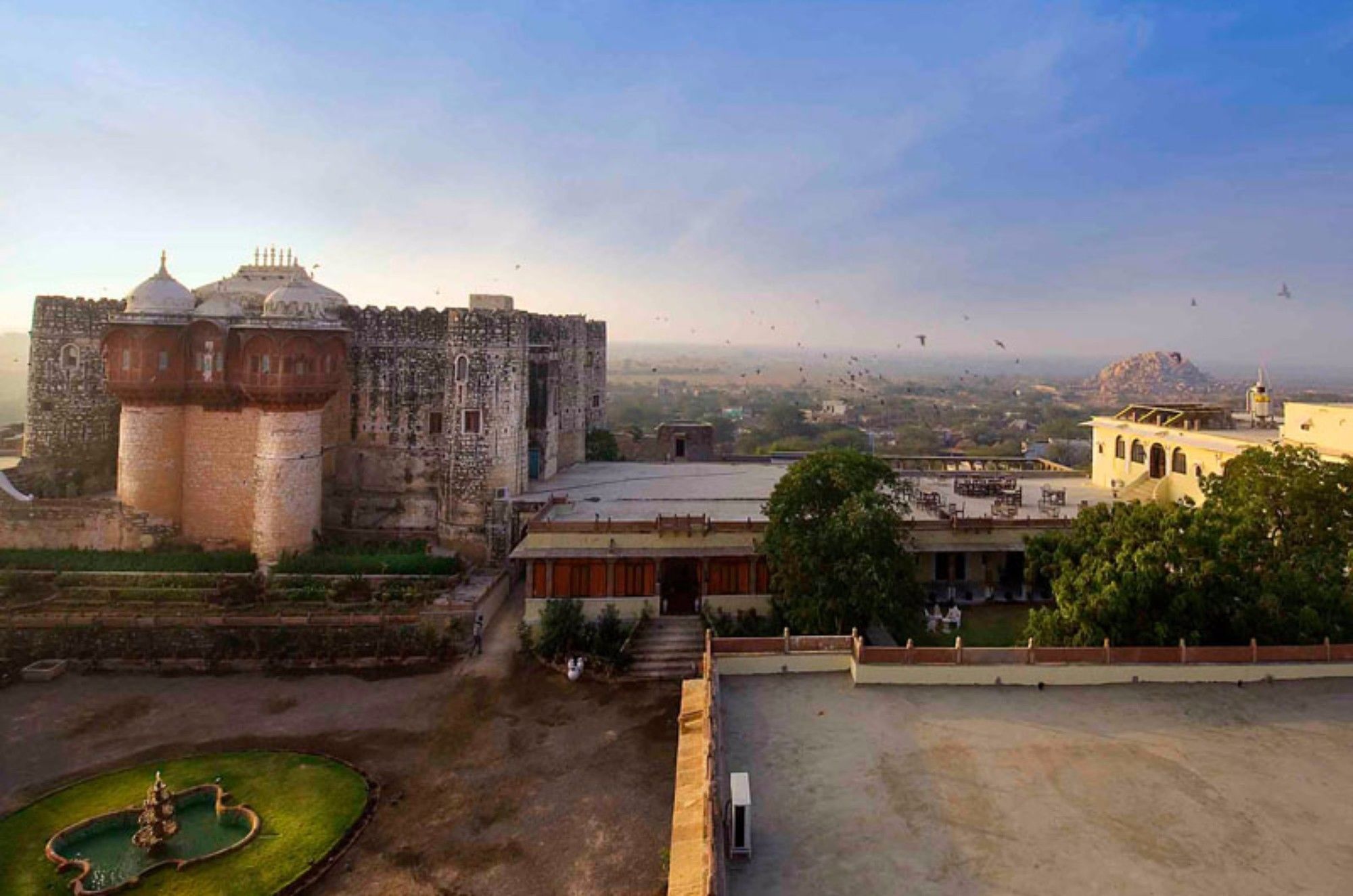 Atulya Fort Khejarla Exterior foto